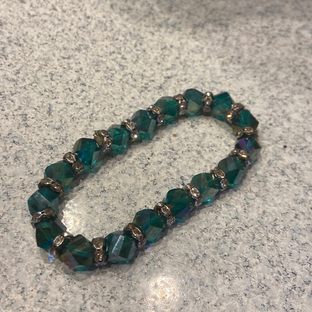 Stretchy beaded bracelet